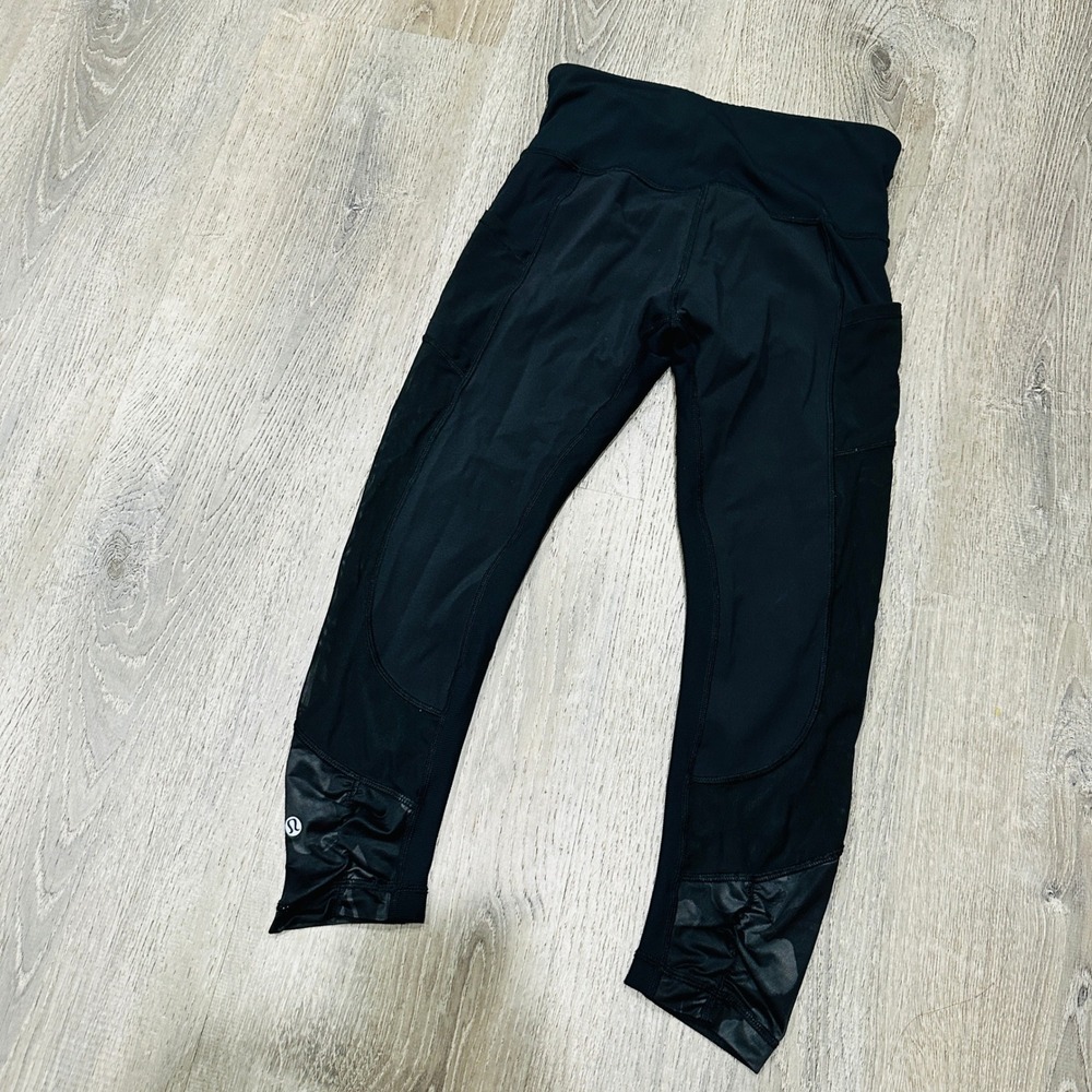 Lululemon Leggings Women 6 Black Floral Crop High Rise Pockets Ruched Leggings